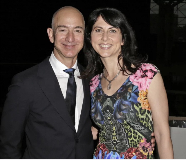 Mỗi lần MacKenzie bắt đầu thực hiện một tác phẩm mới, Jeff đưa cả gia đình chuyển về căn nhà cũ nhỏ hẹp để bà được tiếp thêm nguồn cảm hứng sáng tác. Ảnh: Time.