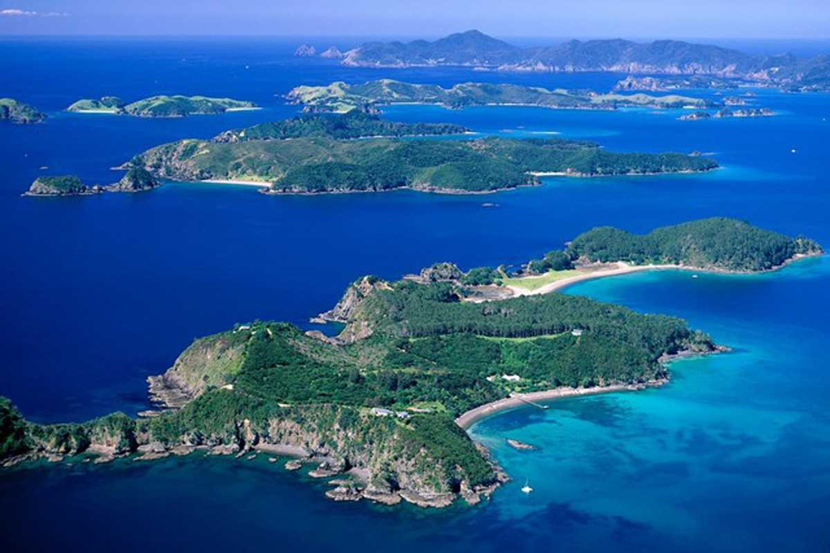 Bên cạnh những hòn đảo trong nước, các ông trùm Trung Quốc còn mở rộng phạm vi của mình ra nước ngoài khi có trong tay các hòn đảo ở Fiji, Hy Lạp, Anh và Canada…