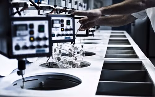 Công đoạn điện tích được sử dụng để mạ vàng.