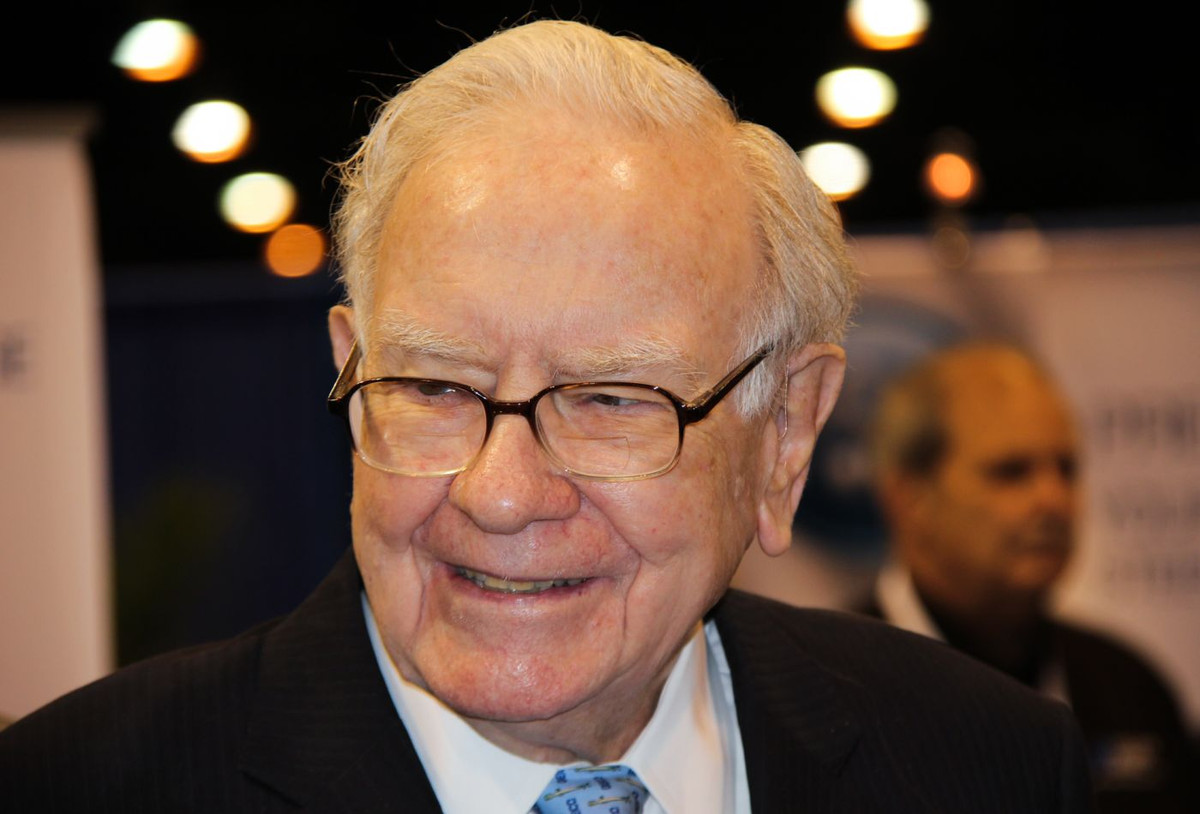 Ty phu the gioi thuong de bao nhieu tien trong vi?