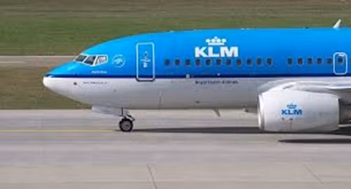 KLM Royal Dutch Airlines là hãng hàng không quốc gia của Hà Lan và là một phần trong liên minh Air France-KLM. KLM khai thác các dịch vụ chở khách và hàng hóa tới hơn 90 điểm trên toàn thế giới. Nguồn ảnh: Cntraveler.