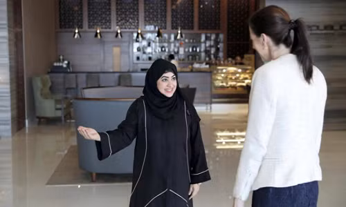 Đặt ra mục tiêu trở thành khách sạn thân thiện nhất của UAE, Radisson Blue ở Dubai Waterfront áp dụng cách xưng hô với khách "Không quý ông, không quý bà, không chức danh, chỉ có tên riêng". Ảnh: National.