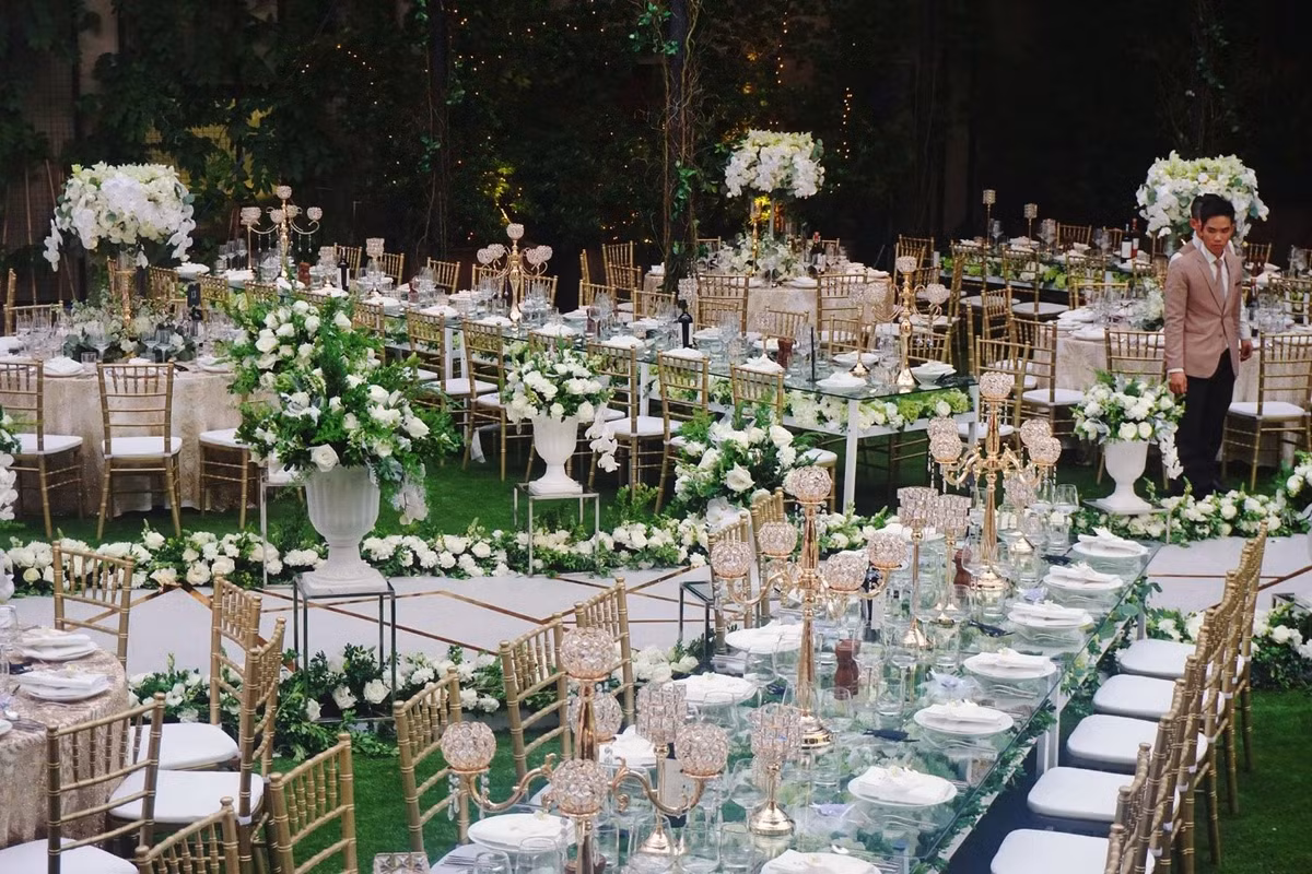 Ngoài ra, trung tâm còn có một khu vườn đặc biệt trên sân thượng dành cho sự kiện ngoài trời.