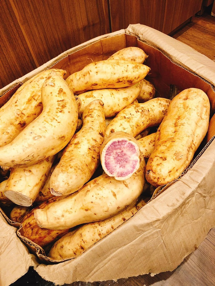 Mỗi kg khoai lang tím Australia gồm 3-5 củ, có những củ nặng tới cả kg. Ảnh: Kaka Mart.