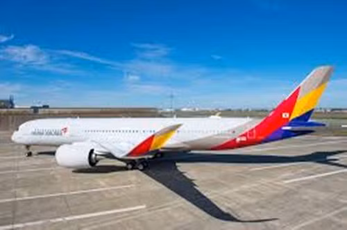 Hãng hàng không Hàn Quốc Asiana Airlines xếp vị trí thứ 3. Đây là một trong hai hãng hàng không lớn ở xứ sở kim chi. Hãng này có trụ sở và trung tâm tại Sân bay Quốc tế Incheon và trung tâm nội địa tại Sân bay quốc tế Gimpo. Ảnh: Korea News.