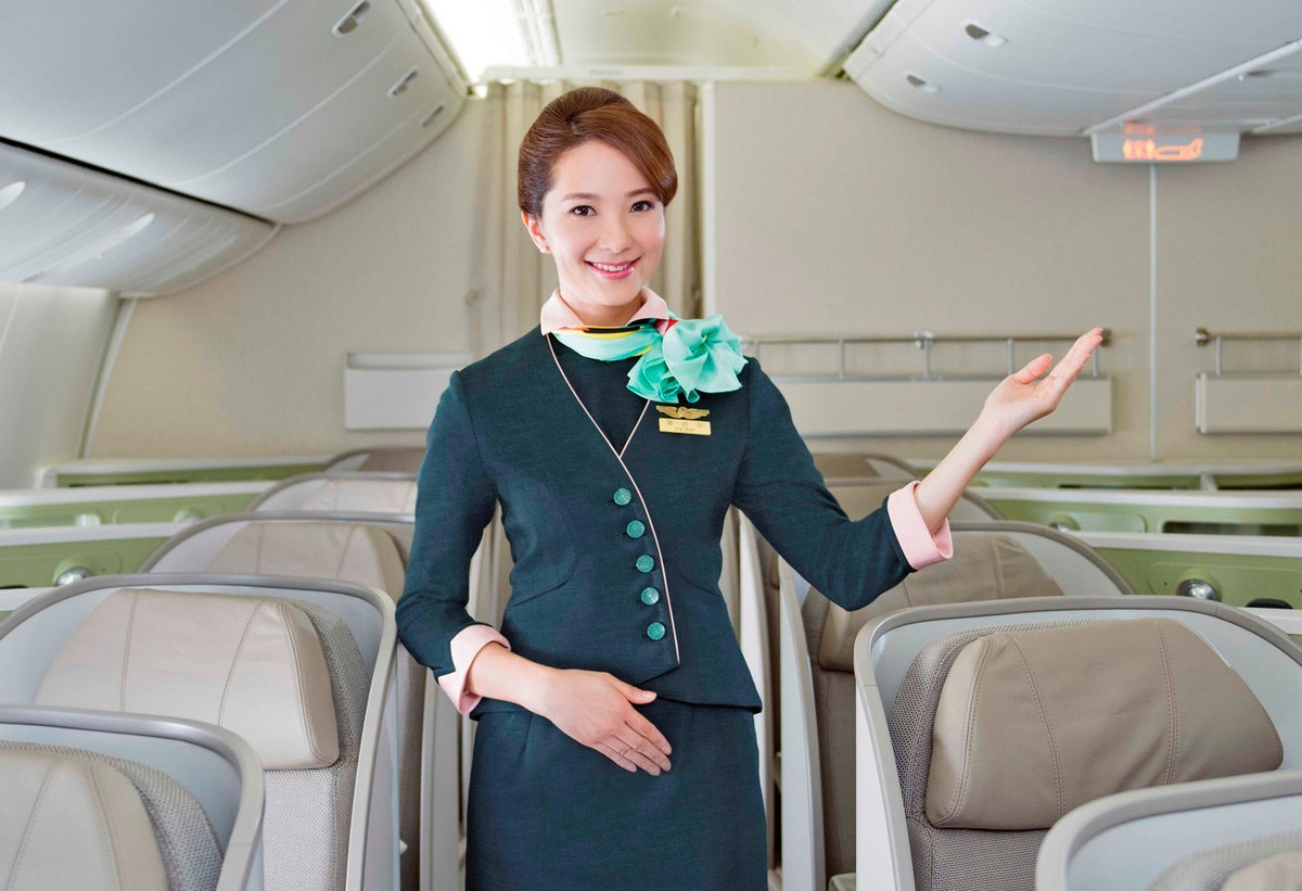 Vị trí thứ 2 thuộc về EVA Air - một hãng hàng không Đài Loan có trụ sở tại Sân bay quốc tế Đào Viên. Hãng vận chuyển hành khách và hàng hoá đến các điểm tại châu Á, Australia, New Zealand, châu Âu và Bắc Mỹ. Ảnh: Traveloka.
