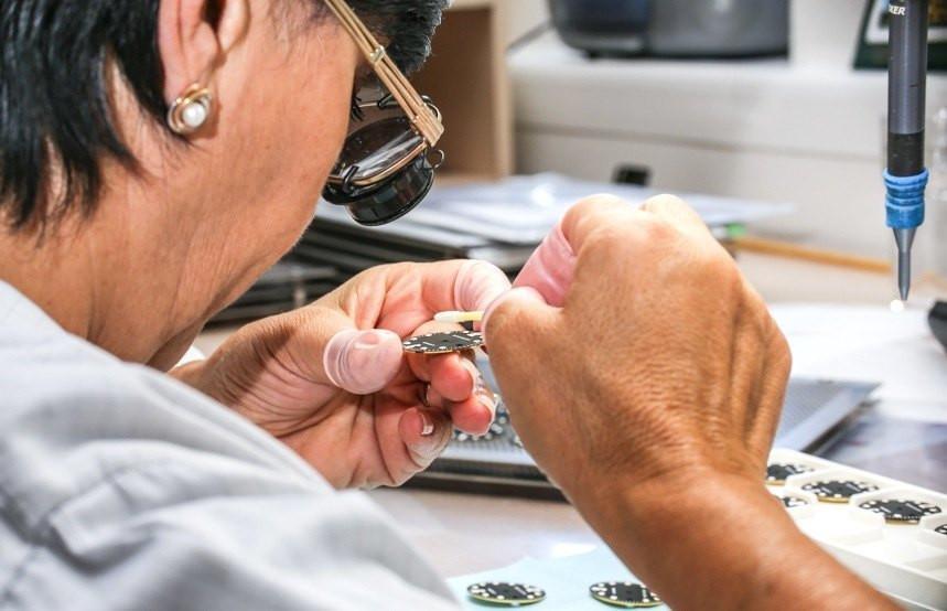 Universo - vua của những chiếc đồng hồ đeo tay - cũng có trụ sở tại La Chaux-de-Fonds. Ảnh: aBlogtoWatch.