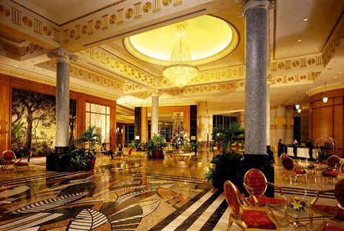 Để nghỉ tại khách sạn cao cấp này, bạn phải bỏ ít nhất từ 260 - 300 USD/đêm (tương đương 6-7 triệu đồng). Nguồn ảnh: Agoda.