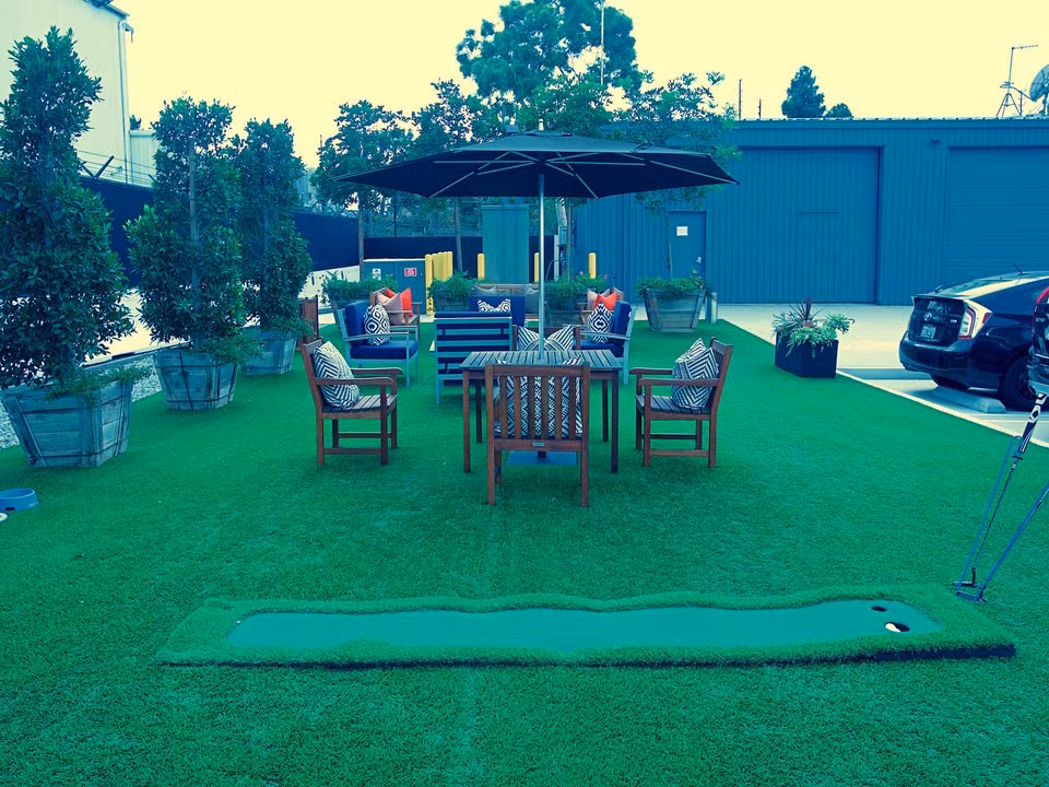 Một số phòng chờ còn có sân nghỉ ngơi ngoài trời riêng.