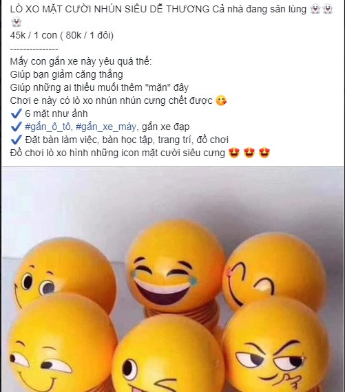 Không chỉ tại các tuyến phố, lò xo mặt cười còn được rao bán rầm rộ trên chợ mạng. Ảnh chụp màn hình.