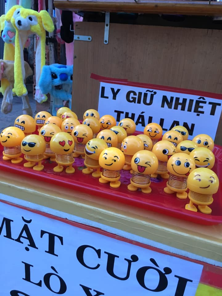 Với nhu cầu mua lớn, người bán hàng cũng được dịp hái ra tiền nhờ mặt hàng này. Ảnh: Facebook.