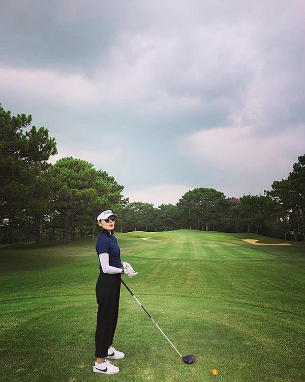 Nu ca si “luoi” nhat showbiz gay bat ngo voi cuoc song sang chanh