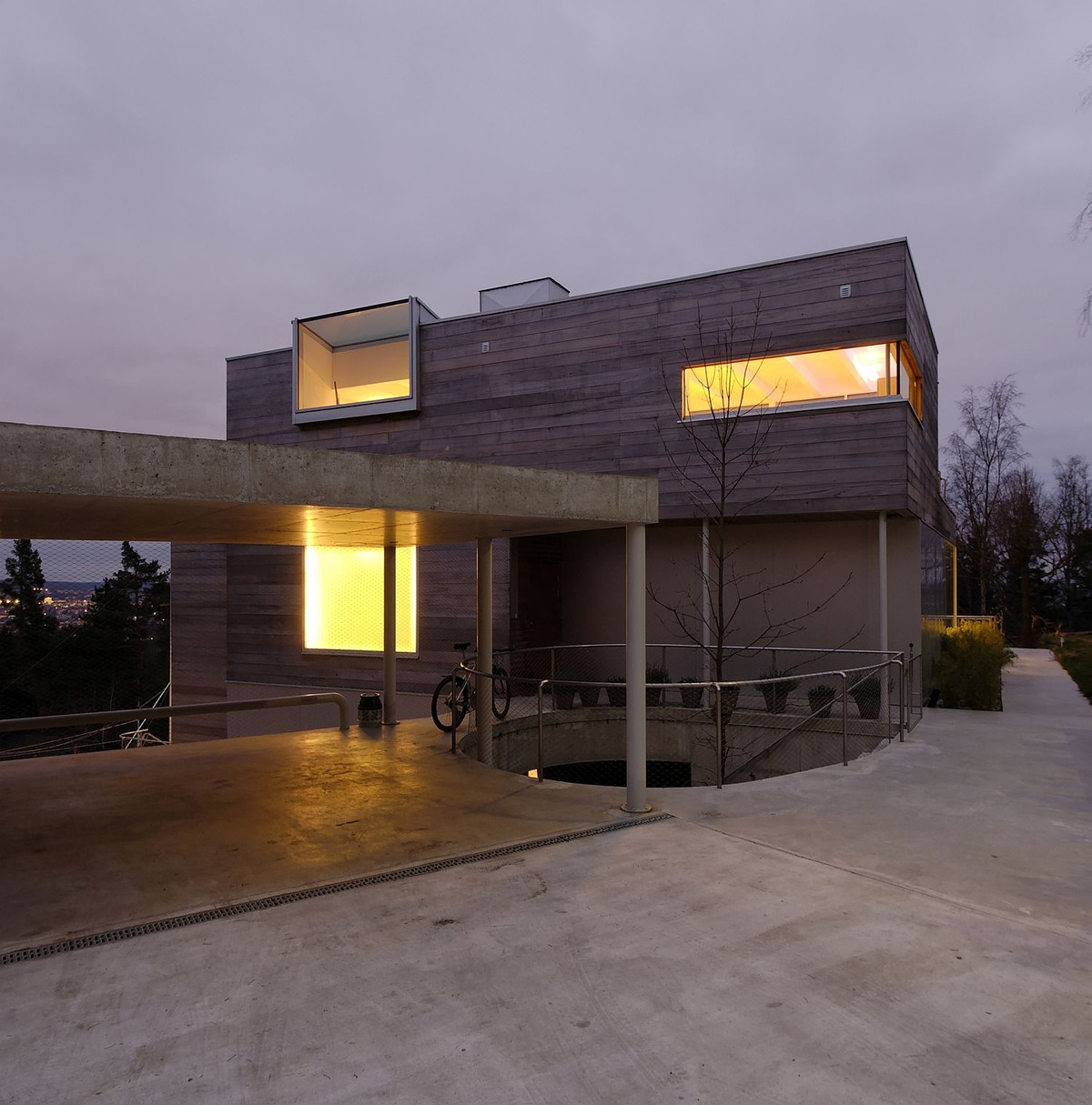 Mỗi tầng của ngôi nhà sở hữu một góc nhìn tuyệt đẹp ra bên ngoài.