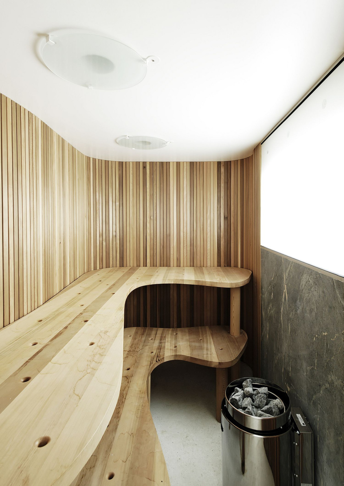 Phòng spa bố trí ngay dưới tầng thấp nhất của căn nhà.