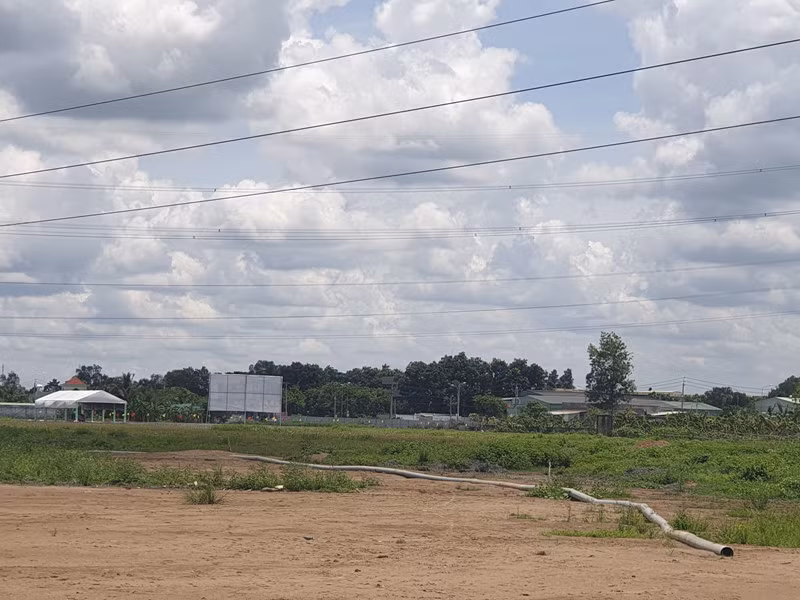 Ngoai lum xum An Lac Riverside, chu dau tu An Lac Tan con dinh day 