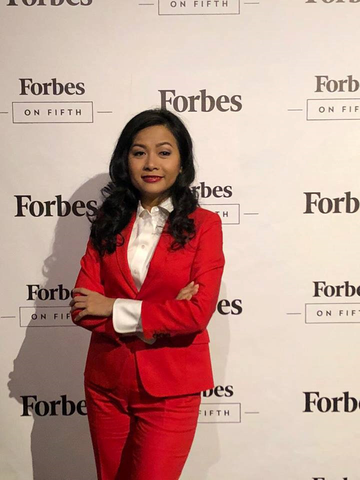 Ngoài ra, hồi tháng 8/2018, doanh nhân Trần Uyên Phương, Phó Chủ tịch Tập đoàn Tân Hiệp Phát có mặt tại trụ sở Forbes (Mỹ) cũng phần nào khiến nhiều người tin rằng ông Trần Quí Thanh sẽ trở thành tỷ phú USD của Việt Nam trong năm tới. Ảnh: Facebook.