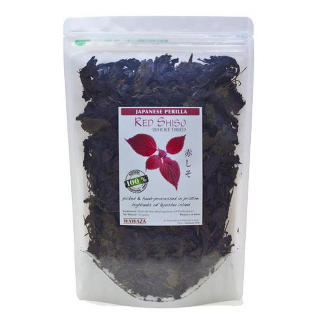 Một gói lá tía tô sấy như trên được bán giá 16 USD, tương đương 363.000 đồng. Ảnh: Giadinhxahoi. Video: Người Việt ở Nhật mua lá chuối 500.000 đồng. Nguồn: VTC14.