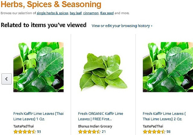 Tương tự, nếu như ở Việt Nam, lá chanh có thể xin hoặc chỉ cần mua vài nghìn đồng là thỏa mái dùng thì lá chanh được rao bán với giá khoảng 7 USD/1 oz (tương đương 163.000/25g) trên trang Amazon. Ảnh: Vietnamnet.