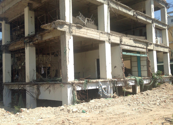 Tòa nhà trên phố Trần Thái Tông được thiết kế xây dựng theo tiêu chuẩn văn phòng hạng C, có chiều cao gồm 10 tầng nổi và một tầng hầm trên diện tích tổng thể 1.100m2.