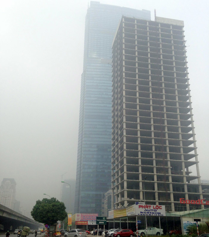 Tọa lạc ở vị trí đẹp trên đường Phạm Hùng, ngay cạnh tòa nhà Keangnam Landmark, Dự án Vicem Tower do Tổng công ty Công nghiệp xi măng Việt Nam làm chủ đầu tư có tổng mức vốn lên đến 2.000 tỷ đồng, được kỳ vọng sẽ trở thành một điểm nhấn của khu vực, với thiết kế một tòa tháp 31 tầng nổi và 4 tầng hầm; diện tích sàn xây dựng khoảng 80.000m2.