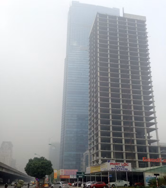 Tọa lạc ở vị trí đẹp trên đường Phạm Hùng, ngay cạnh tòa nhà Keangnam Landmark, Dự án Vicem Tower do Tổng công ty Công nghiệp xi măng Việt Nam làm chủ đầu tư có tổng mức vốn lên đến 2.000 tỷ đồng, được kỳ vọng sẽ trở thành một điểm nhấn của khu vực, với thiết kế một tòa tháp 31 tầng nổi và 4 tầng hầm; diện tích sàn xây dựng khoảng 80.000m2.