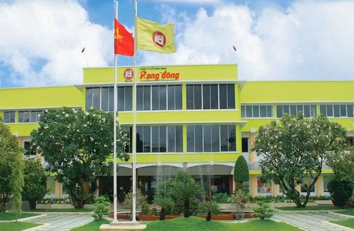 Nhờ kết quả kinh doanh tích cực, 1-2 tháng gần đây cổ phiếu RAL thu hút sự quan tâm của giới đầu tư. Kết thúc phiên giao dịch 28/8, RAL đóng cửa với mức giá 88.000 đồng/cp, tăng 12% so với đầu tháng 7. Ảnh: VietnamFinacial.