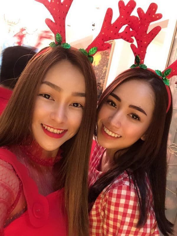 Minh Nhựa và Phương Thúy có với nhau 3 cô con gái. Rich kid Minh Anh vừa kết hôn là con gái lớn của cặp đôi sinh năm 1999 và được xem là bản sao của mẹ từ ánh mắt đến nụ cười.