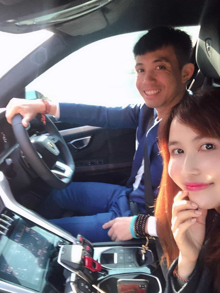 Sau khi chia tay người vợ đầu tiên, Minh Nhựa kết hôn với Mina Phạm. Cả hai có với nhau 2 người con 1 trai 1 gái.