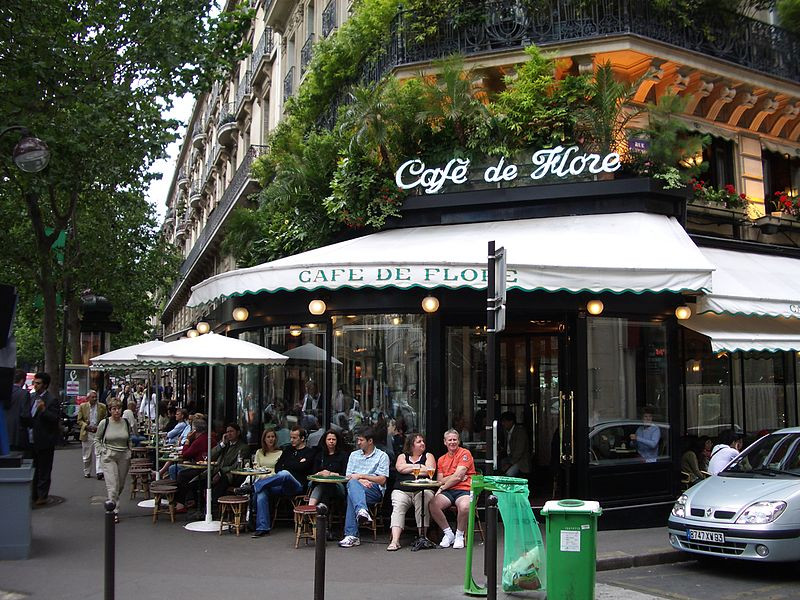 Café de Flore mở cửa vào năm 1887 và sớm thu hút được đội ngũ trí thức thời đó. Ảnh: TripAdvisor.