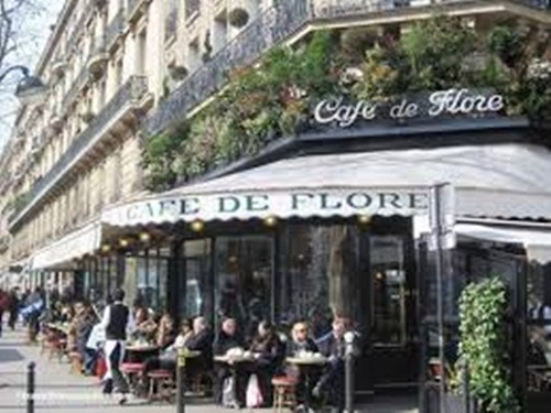 Thế kỷ 20, Saint-Germain-des-Prés là một trung tâm của văn học với ba quán cà phê nổi tiếng: Café de Flore, Les Deux Magots và Brasserie Lipp. Ảnh: Travel France.