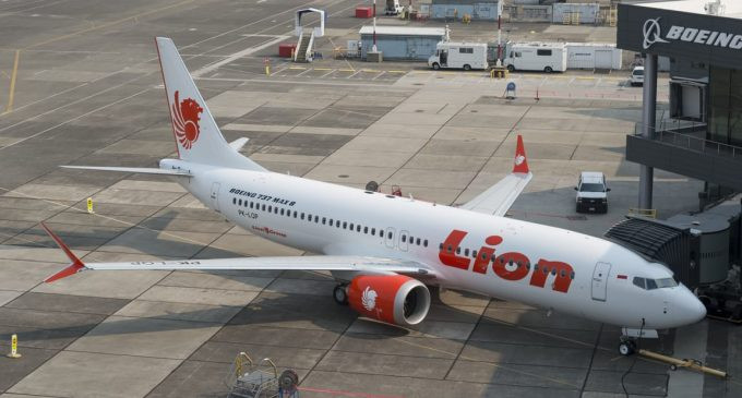 Trước đó, một chiếc Boeing 737 MAX 8 của hãng hàng không Lion Air mang số hiệu JT610 cất cánh từ sân bay quốc tế Jakarta, thủ đô Indonesia cũng đã lao xuống biển làm 189 người thiệt mạng. Ảnh: Airways Magazine.