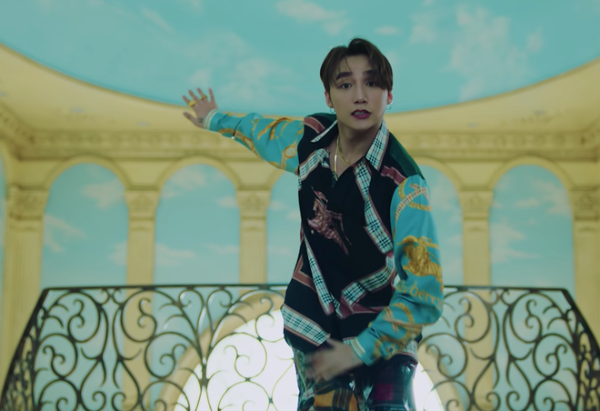 Chia sẻ trên Người đưa tin, bầu show của Sơn Tùng cho biết, thù lao của nam ca sĩ trẻ luôn đạt mức 8 số, dao động từ 50 – 70 triệu đồng/lần diễn. Đỉnh điểm có sự kiện sẵn sàng chi cả trăm triệu để mời Sơn Tùng hát. Ảnh: Youtube.