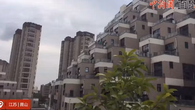 Trái lại, không ít người lại cảm thấy hoa mắt, chóng mặt trước thiết kế của công trình. Nguồn ảnh: DM.