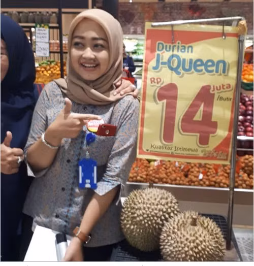 Người tạo ra giống sầu riêng quý hiếm này là Aka, một nhà tâm lý học người Indonesia 32 tuổi. Ảnh: Instagram.