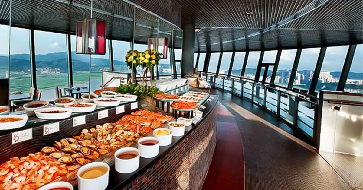 Nên di chuyển từ từ, tránh di chuyển quá nhanh trong khu vực để đồ ăn vì có thể bạn vô tình va chạm một ai đó có thể dẫn tới sự đổ vỡ ...