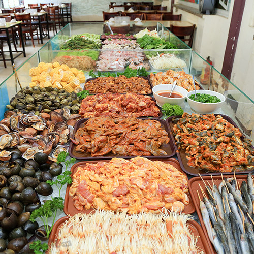 Nếu bạn không ăn khỏe, đi ăn buffet không phải là lựa chọn đúng đắn, bởi bạn sẽ không thể sử dụng hết chiếc vé buffet của mình.