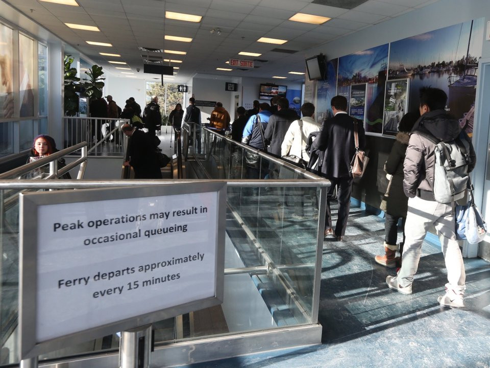 Billy Bishop Toronto City là một sân bay nhỏ nằm trên quần đảo Toronto (Canada). Năm 2011, nó đã được xếp hạng sân bay bận rộn thứ 9 của Canada.