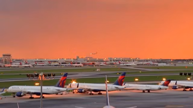 Mỗi năm sân bay đóng góp 34,8 tỷ USD cho nền kinh tế của thành phố Atlanta. Ảnh: Wsbtv.