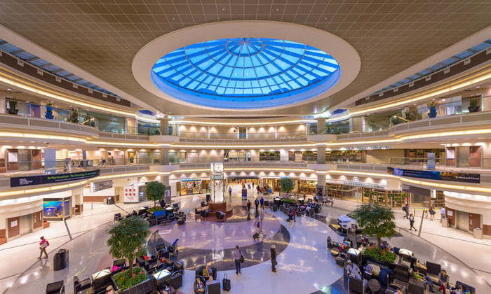 Harsfield-Jackson Atlanta giữ danh hiệu này từ năm 1998. Ảnh: Internationalairport.