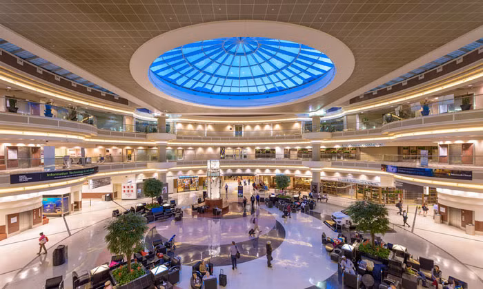 Harsfield-Jackson Atlanta giữ danh hiệu này từ năm 1998. Ảnh: Internationalairport.