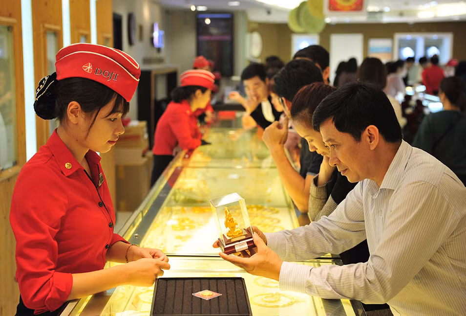 Gia vang hom nay 1/3: Truot khoi nguong 1.320 USD/ounce