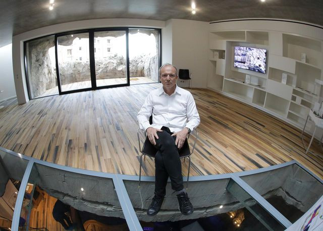 Lott mô tả biệt thự là một tòa nhà sáng tạo với nhiều giá trị môi trường liên quan.