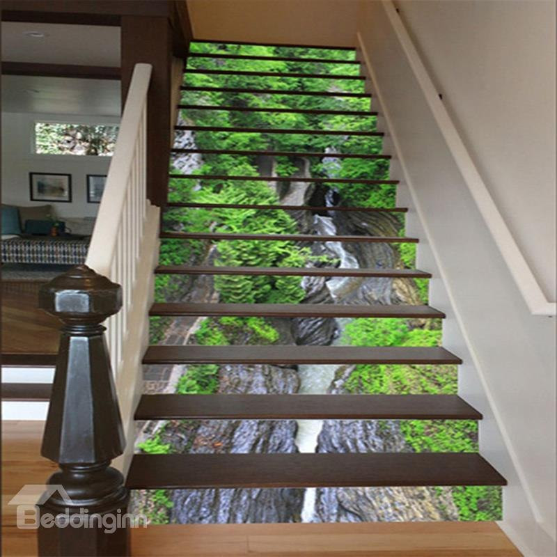 Miền đồi núi sơn cước được khắc họa rõ nét trong thiết kế cầu thang. Ảnh: Beddinginn.