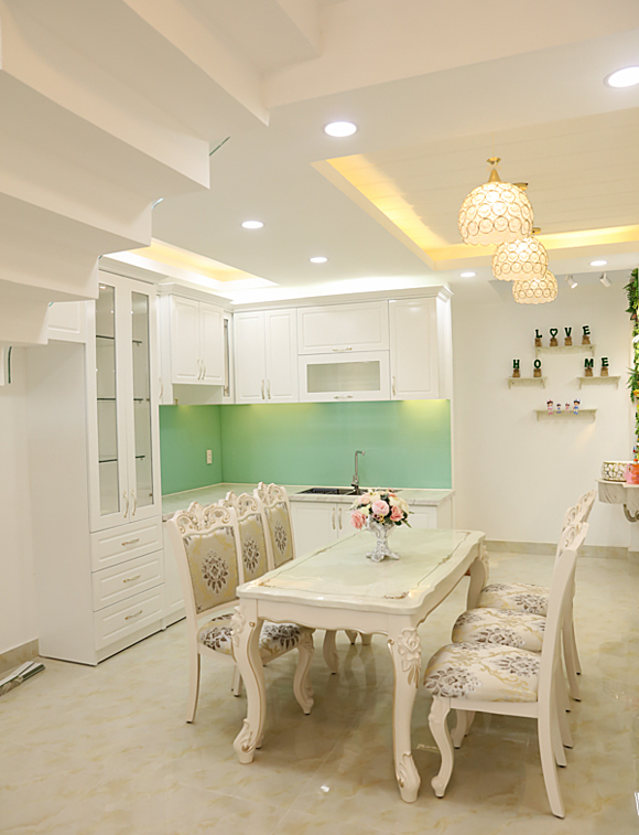 Nội thất trong nhà hiện đại và sang trọng. Ảnh: Ngoisao.net.