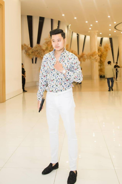 Nam người mẫu cho biết mỗi tháng anh có thể thu về vài trăm triệu trong công việc kinh doanh. Ảnh: Helino.