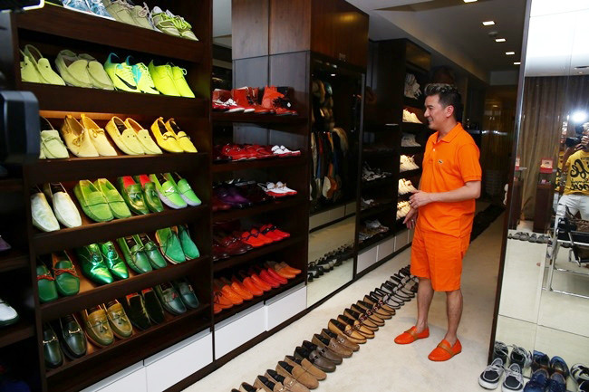 Nam ca sĩ còn thừa nhận mình là người nghiện mua đồ hiệu