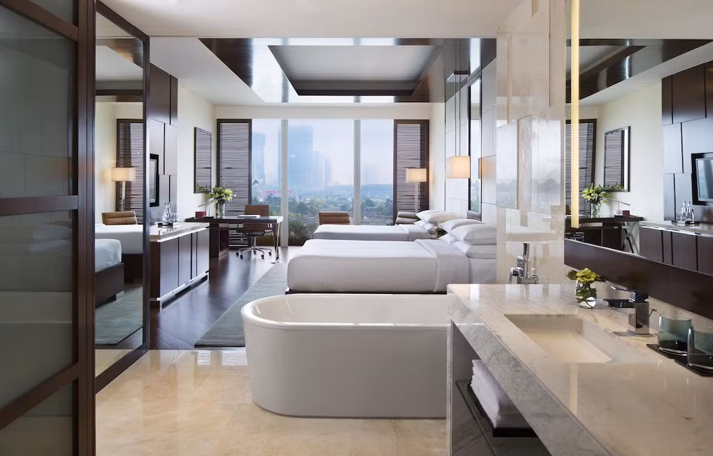 Khách sạn 5 sao JW Marriott Hanoi từng nhận giải "Khách sạn có thiết kế và xây dựng đẹp nhất" khu vực châu Á - Thái Bình Dương (The Best New Hotel Construction and Design). Ảnh: Booking.