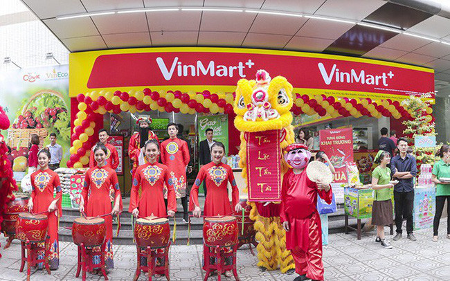 Ngày cuối năm, Vingroup này còn "chơi lớn" khi khai trương cùng lúc 117 cửa hàng VinMart+ chỉ trong 1 ngày, nâng tổng số cửa hàng lên con số 1.700 trên cả nước. Ảnh: Vingroup.