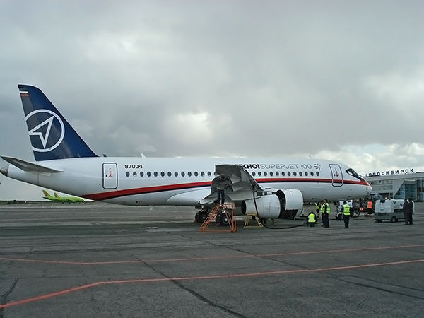 Hiện, SSJ100 có hai phiên bản là "Superjet 100-75" (SSJ 100-75) và "SSJ 100-95". Ảnh: Wiki.