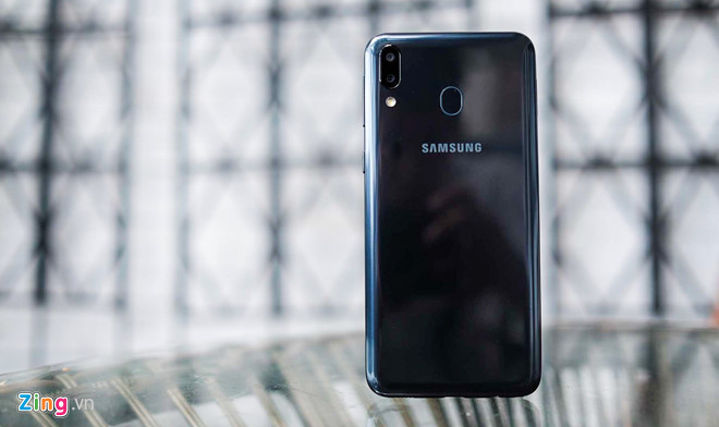 Galaxy S10 chua ve, mot mau Galaxy khac da lap ky luc ban chay o Viet Nam-Hinh-2
